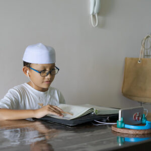 7 Surat Pendek Al-Qur’an yang Cocok Diajarkan untuk Anak Sejak Dini